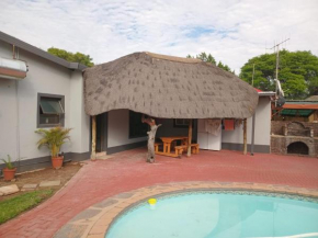 Pythons Guest Lodge